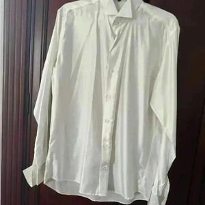 Guy Laroche NWOT dress shirt. Spring/summer season start